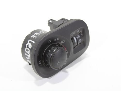 Used Headlight switch SEAT LEON (1P1) [2005-2013]  13490409