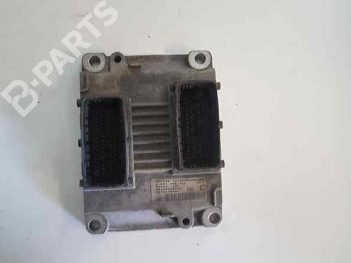 Calculateur moteur (ecu) ALFA ROMEO 147 (937_) 1.6 16V T.SPARK (937.AXA1A, 937.AXB1A, 937.BXB1A) (120 hp) 0261206715