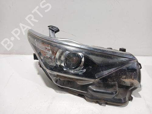 Used Right headlight TOYOTA AURIS (_E18_) 1.8 Hybrid (ZWE186_, ZWE186R) (136 hp) 30322012