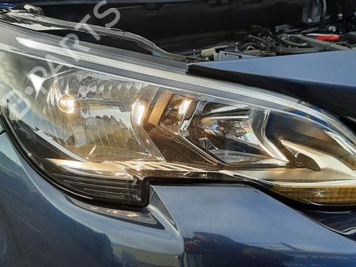 Used Right headlight PEUGEOT 5008 II (MC_, MJ_, MR_, M4_) 1.6 PureTech 180 (M45GFR) (181 hp) 31306828