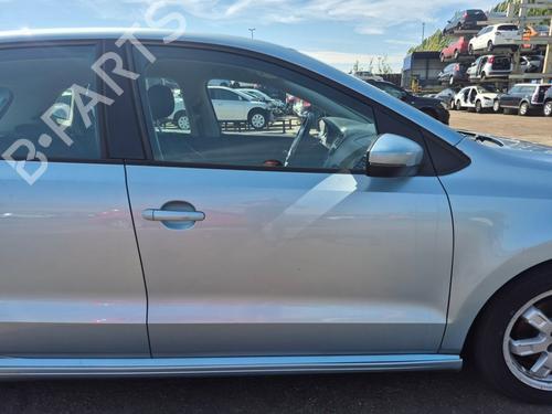 Used Right front door Right front door 38958845 38958845
