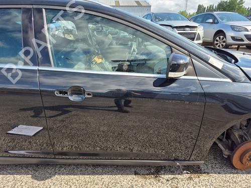 Used Right front door FORD FOCUS III Turnier 1.6 TDCi ECOnetic (105 hp) 27476393