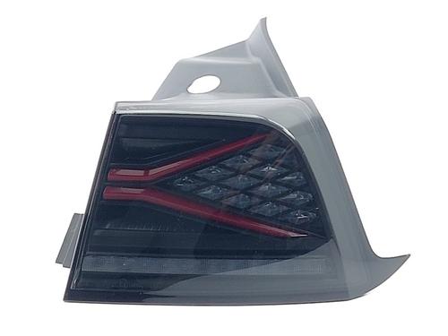 Used Right taillight Right taillight TESLA MODEL Y (5YJY) EV (299 hp) 33627841 33627841