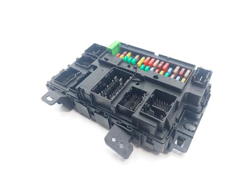 Used Fuse box Fuse box 39477883 39477883