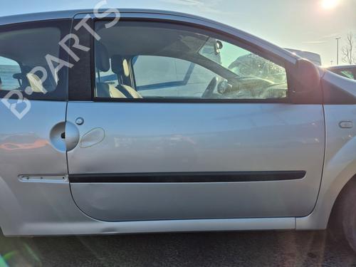 Used Right front door RENAULT TWINGO II (CN0_) 1.2 (CN0D) (58 hp) 30363205