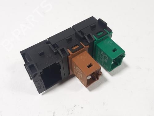 Switch PEUGEOT 2008 II (UD_, US_, UY_, UJ_, UR_, UC_) 1.2 PureTech 130 (USHNS, URHNS) | BP19754040I30