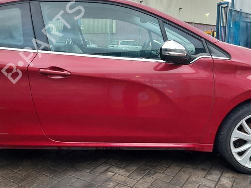 Used Right front door PEUGEOT 208 I (CA_, CC_) 1.6 VTi (120 hp) 30875562