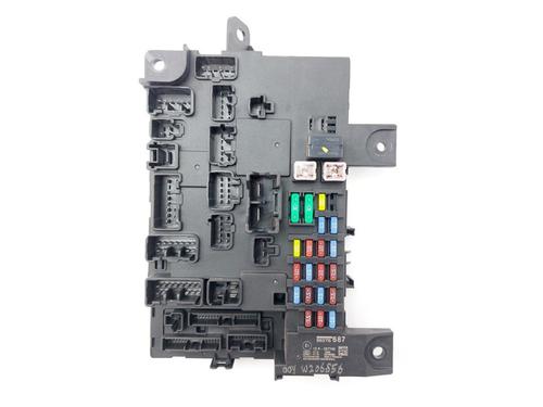 Caixa de fusíveis MITSUBISHI OUTLANDER III (GG_W, GF_W, ZJ, ZL, ZK) 2.4 Hybrid 4WD (GG3W) (208 hp) 31259886