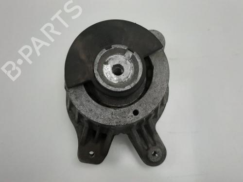 Used Engine mount MERCEDES-BENZ C-CLASS (W205) C 180 (205.040, 205.140) (156 hp) 19749824