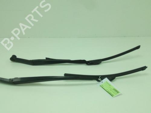 Used Front windshield wiper arm HYUNDAI IONIQ (AE) Electric (120 hp) 19755782