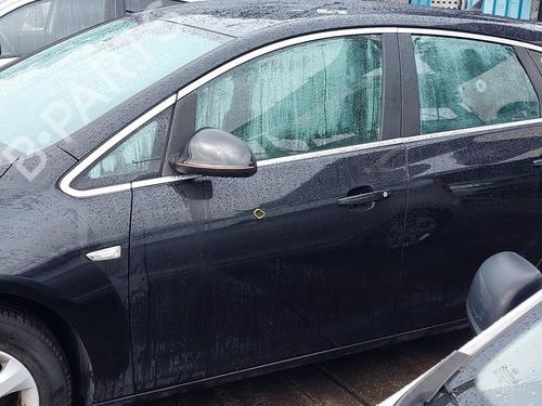 Used Left front door OPEL ASTRA J (P10) 1.4 Turbo (68) (120 hp) 32350591