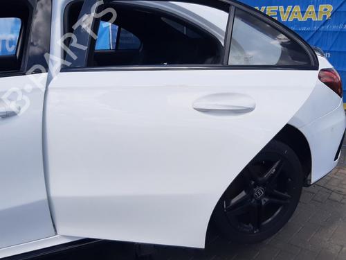 Dør venstre bagtil Dør venstre bagtil MERCEDES-BENZ A-CLASS Saloon (V177) A 200 (177.187) (163 hp) 36950277 36950277