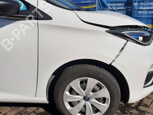 Used Right front fenders RENAULT ZOE Hatchback Van (BFM_) Electric (BFMF) (109 hp) 29183105