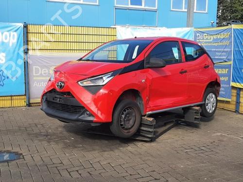 Used Left headlight Left headlight TOYOTA AYGO (_B4_) 1.0 VVTi (KGB40) (72 hp) 39888524 39888524