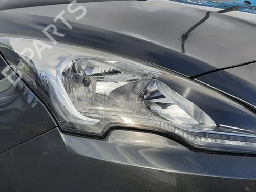 Used Right headlight PEUGEOT 5008 (0U_, 0E_) 1.6 16V (156 hp) 29954508