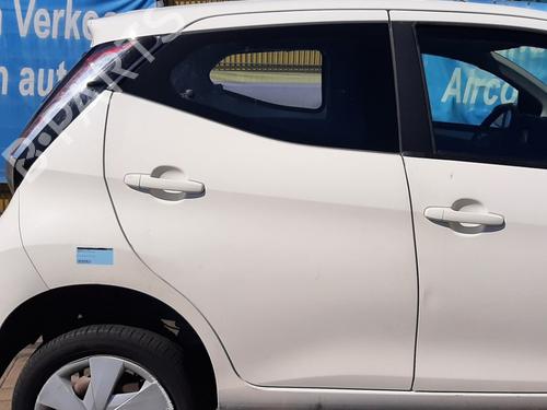 Puerta trasera derecha Puerta trasera derecha TOYOTA AYGO (_B4_) 1.0 (KGB40) (69 hp) 35792945 35792945
