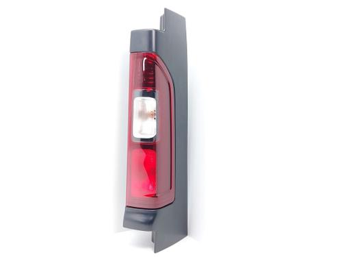 Used Right taillight Right taillight OPEL VIVARO B Van (X82) 1.6 CDTI (05) (95 hp) 40503210 40503210