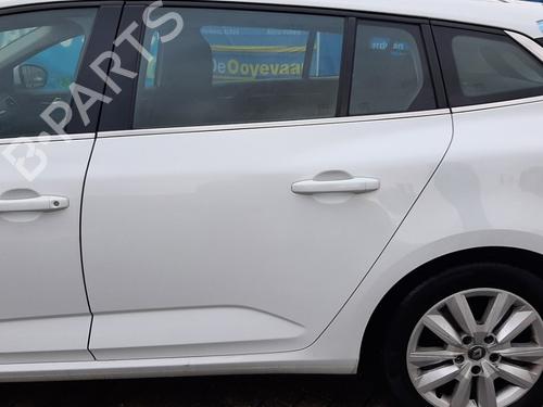 Dør venstre bak RENAULT MEGANE IV Grandtour (K9A/M/N_) 1.0 TCe 115 (K9MB, K9MW) (114 hp) 31801153