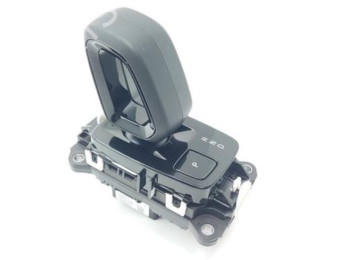 automatic-gearbox-selector-volvo-xc40-536-recharge-32324875p32324875-2017-22717671 main image