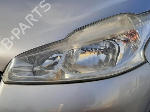 Phare gauche PEUGEOT 208 I (CA_, CC_) 1.2 VTI 82 (82 hp) 33129307