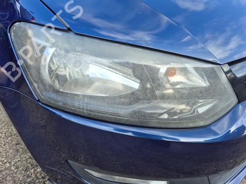 Used Right headlight VW POLO V (6R1, 6C1) 1.2 TDI (75 hp) 32628561