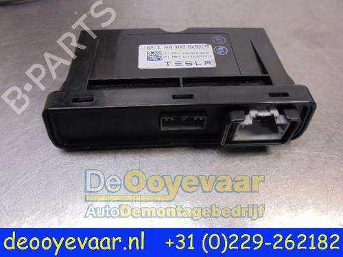 Used Electronic module TESLA MODEL S (5YJS) 85 (367 hp) 24016279