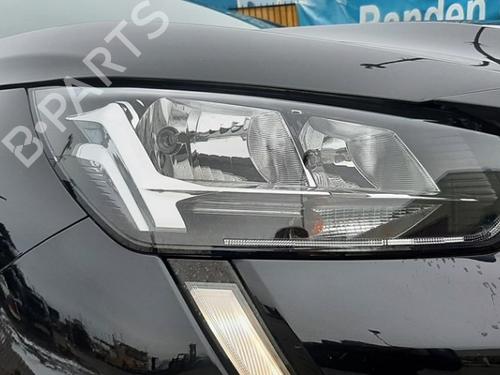 Used Right headlight PEUGEOT 208 II (UB_, UP_, UW_, UJ_) 1.2 PureTech 75 (75 hp) 30749682