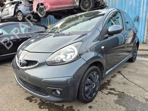 Used Left headlight TOYOTA AYGO (_B1_) 1.0 (KGB10_, KGB10R) (68 hp) 33129175