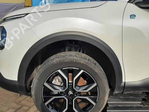 Forskærm venstre CITROËN C4 III (BA_, BB_, BC_) ë-C4 (BCZKXC, BZCKSC) (136 hp) 33129241