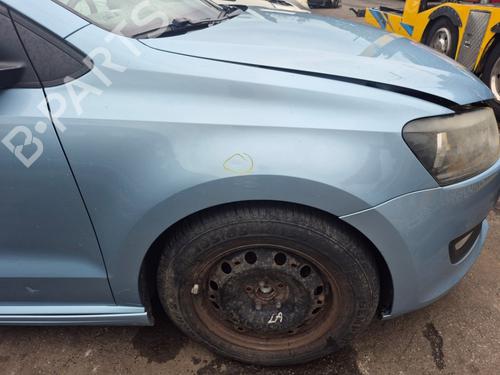 Guarda-lamas direito Guarda-lamas direito VW POLO V (6R1, 6C1) 1.2 TDI (75 hp) 35996973 35996973