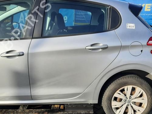 Dør venstre bak PEUGEOT 208 I (CA_, CC_) 1.2 VTI 82 (82 hp) 33129311
