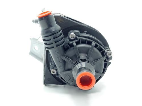 Used Auxiliary water pump BMW 1 (F40) 118 i (136 hp) 24532651