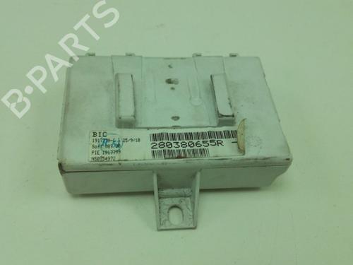 Used Radio RENAULT TRAFIC II Van (FL) 2.5 dCi 145 (FL0J) (146 hp) 19749232