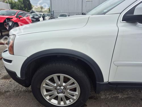 Guarda-lamas esquerdo Guarda-lamas esquerdo VOLVO XC90 I (275) 3.2 AWD (238 hp) 35996985 35996985