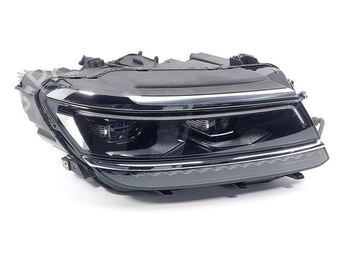 Used Right headlight VW TIGUAN (AD1, AX1) 2.0 TSI 4motion (220 hp) 29868529