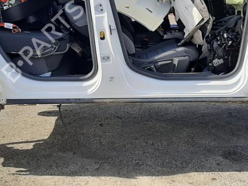 Used Door moulding trim Door moulding trim CITROËN C4 III (BA_, BB_, BC_) ë-C4 (BCZKXC, BZCKSC) (136 hp) 33627781 33627781