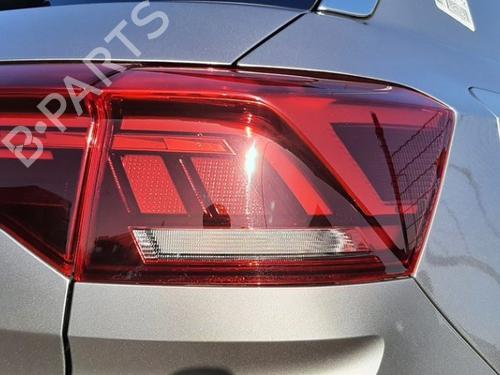 Used Right taillight Right taillight VW T-ROC (A11, D11) 1.0 TSI (110 hp) 32985632 32985632