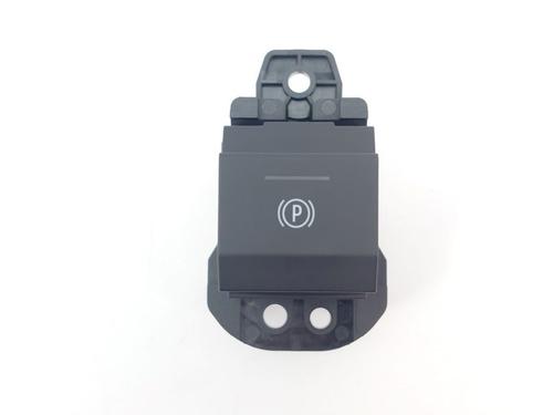 switch-renault-megane-e-tech-suv-2021-32148510 main image