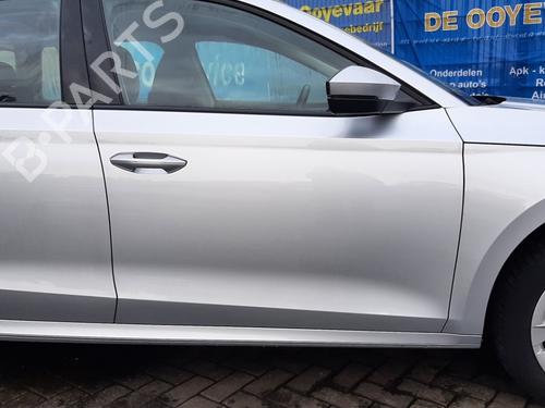 Używane Drzwi przednie prawe SKODA OCTAVIA IV Combi (NX5, PV5) 1.4 TSI iV (204 hp) 30875569