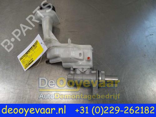 Used Brake master cylinder RENAULT KADJAR (HA_, HL_) 1.5 dCi 110 (HLA3) (110 hp) 24016295