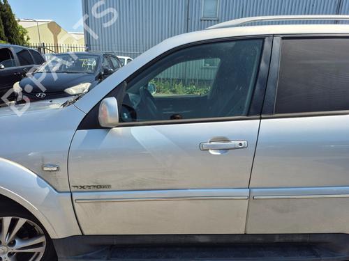 Used Left front door Left front door 37222719 37222719