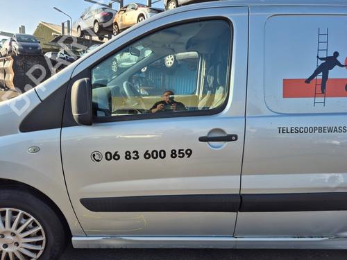 Used Left front door PEUGEOT EXPERT Van (VF3A_, VF3U_, VF3X_) 2.0 HDi 140 (136 hp) 30363152