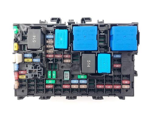 Used Fuse box Fuse box 36814944 36814944