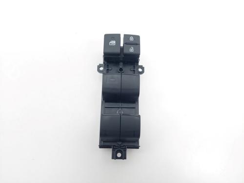 Used Switch Switch TOYOTA YARIS (_P21_, _PA1_, _PH1_) 1.5 Hybrid (MXPH10, MXPH11) (116 hp) 20985201 20985201
