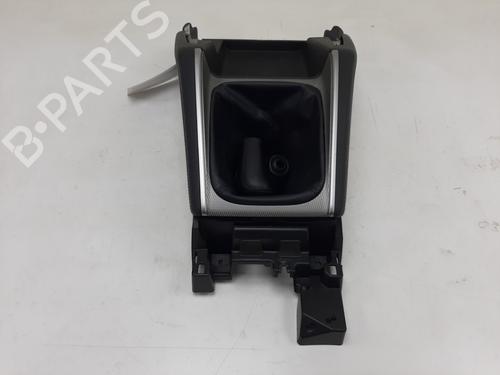 Used Middle console MITSUBISHI L200 / TRITON (KJ_, KK_, KL_) 2.2 DI-D 4WD (150 hp) 19756665