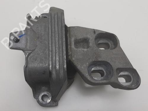 Used Gearbox mount MERCEDES-BENZ A-CLASS (W176) A 180 (176.042) (122 hp) 19757765