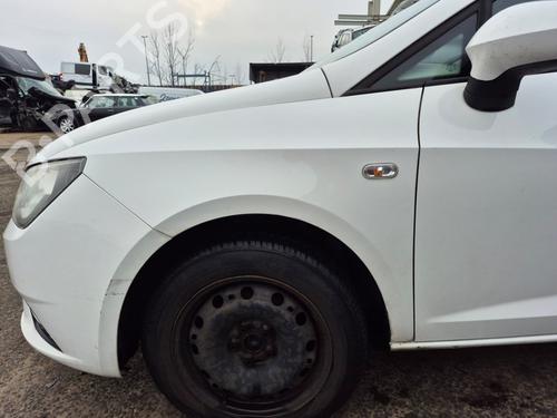 Guarda-lamas esquerdo SEAT IBIZA IV ST (6J8, 6P8) 1.2 TDI (75 hp) 32148250