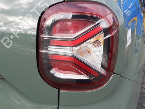 Used Right taillight DACIA DUSTER (HM_) 1.0 LPG (HMMT) (101 hp) 29868815