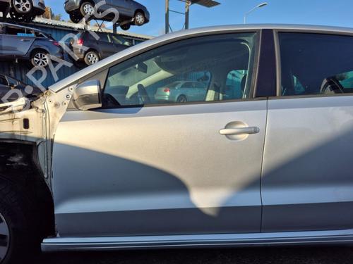 Used Left front door VW POLO V (6R1, 6C1) 1.2 TDI (75 hp) 30363117