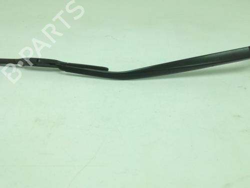 Used Front windshield wiper arm TOYOTA AURIS (_E18_) 1.8 Hybrid (ZWE186_, ZWE186R) (136 hp) 19749602